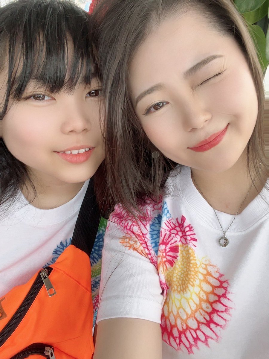 LSG_SmileLabo's tweet photo. 6月26日❗️

沖縄コザゲート通りで開催された
小発表会の応援に、Rili.とJEWEL.が
アンバサダーとして出演しました🎶

子供たちのエネルギッシュな発表に、
終始楽しませて頂きました😆✨

#沖縄ソングダンス大発表会
#写真好きな人と繋がりたい
#ファインダー越しの私の世界 https://t.co/l9XKxlOH1R