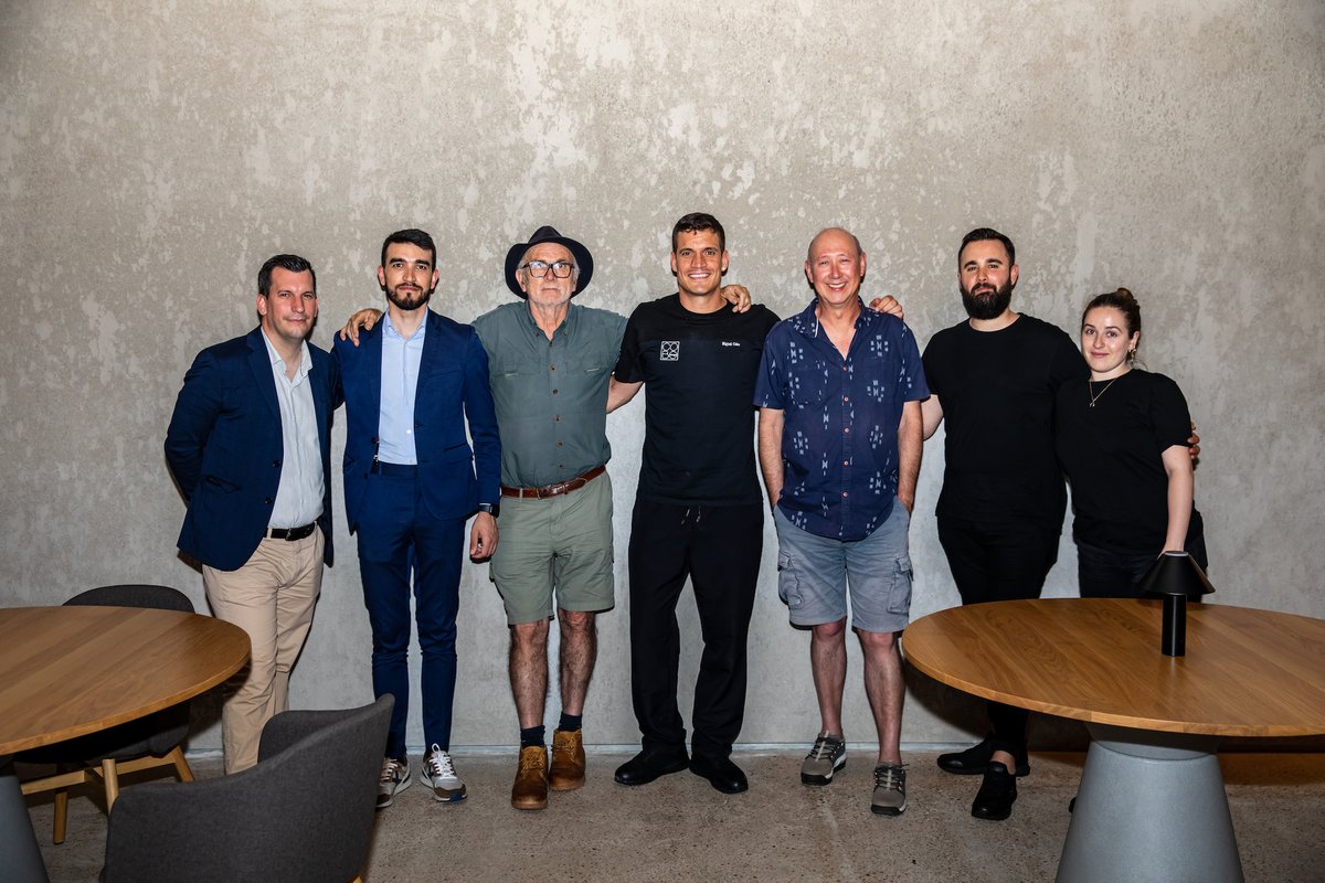Después de varias semanas de pruebas, llega el momento de la verdad. El viernes abrimos al público #CoboEvolución, un proyecto en el que contamos con grandes apoyos como el de la Fundación Atapuerca, Museo de la Evolución o Universidad de Burgos entre otros 
🔥🔪

#CoboEvolución