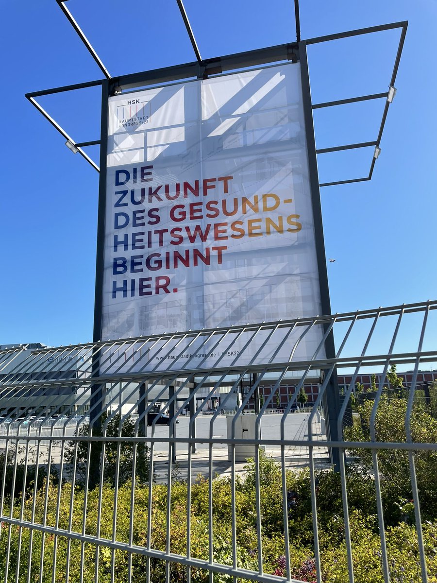 👩🏻‍🎓👨🏻‍🎓Letzte Woche auf großer #Exkursion, endlich wieder in Präsenz - mit #RWU-Studenten Bachelor #Gesundheitsökonomie beim #HSK22 in #Berlin