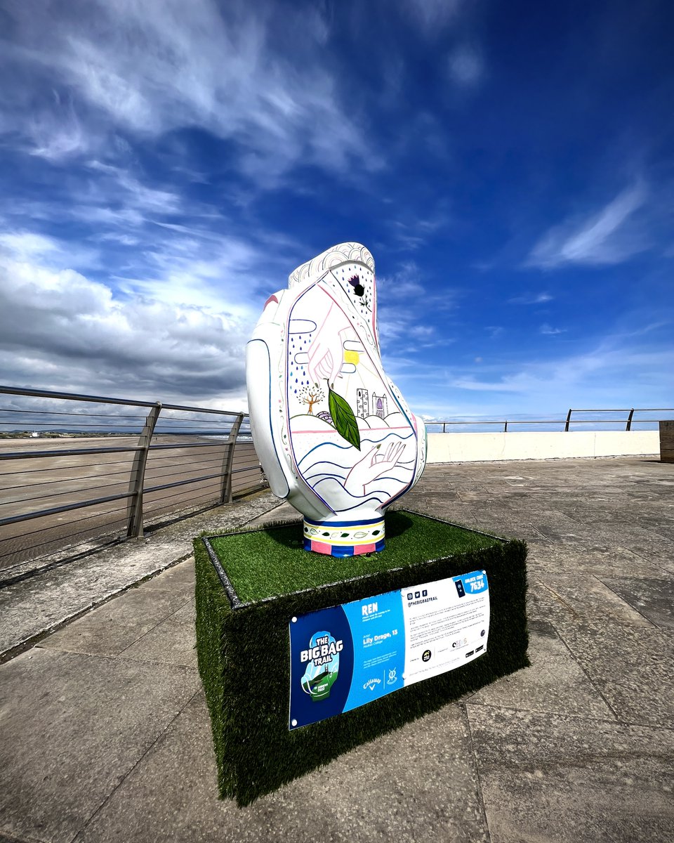 Happy Tuesday! There are still 3 weeks left to complete #TheBigBagTrail.

Who is going to be making a trip to #StAndrews this week to see the amazing designs?

#TheHomeofGolf #Sculpture #SculptureTrail #PublicArt