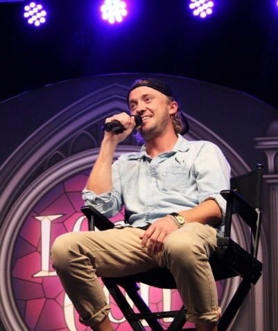 Magical_Abby's tweet photo. Tom Felton holding a microphone. That's it. That's the Tweet. https://t.co/I4IiyW4TWr