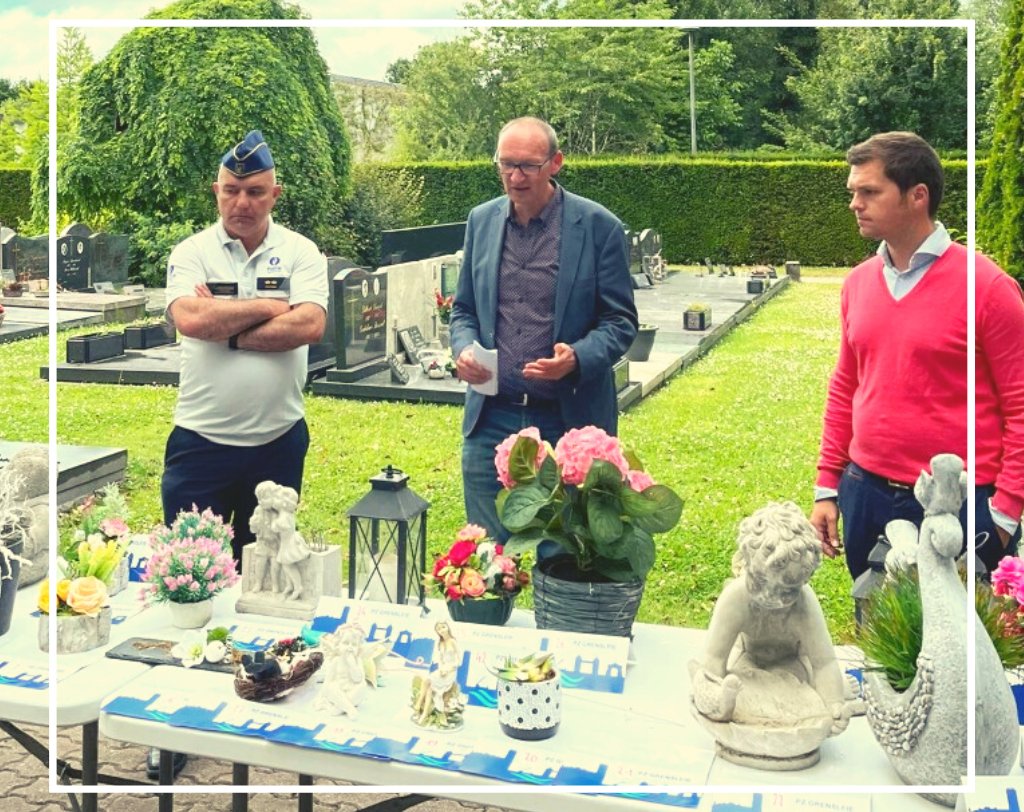 Gestolen voorwerpen terecht!
We hebben heel wat voorwerpen teruggevonden die gestolen werden op de gemeentelijke begraafplaatsen van #wevelgem, #menen en #dadizele.
zie website: bit.ly/3R3Zksi
👉Voorwerp herkend? Mail uw gegevens naar pz.grensleie@police.belgium.eu