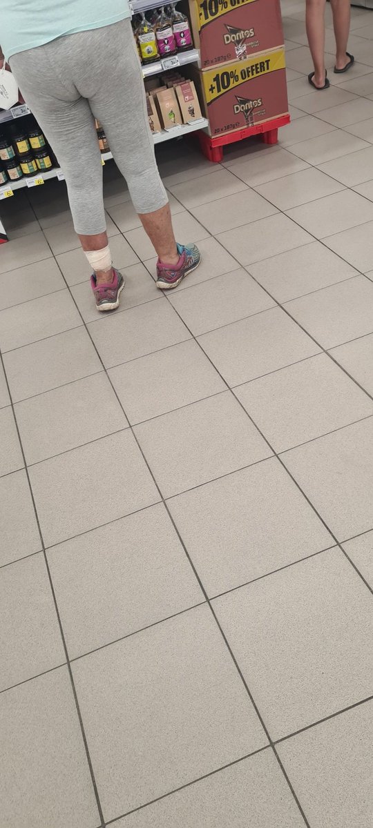 idenuit's tweet photo. Les fauves sont lâchés je répète les fauves sont lâchés.
Face gativu tempu sò tutti a u leclerc per cumprà u yaourt per mamie 😅
Ça en serait presque comique si c'était pas si tragique
#rentrezchezvous
#ilvaneiger ⛄️
#vayavoirlatempete
#vousallezetrebloqués https://t.co/lQU2Q3ZccG