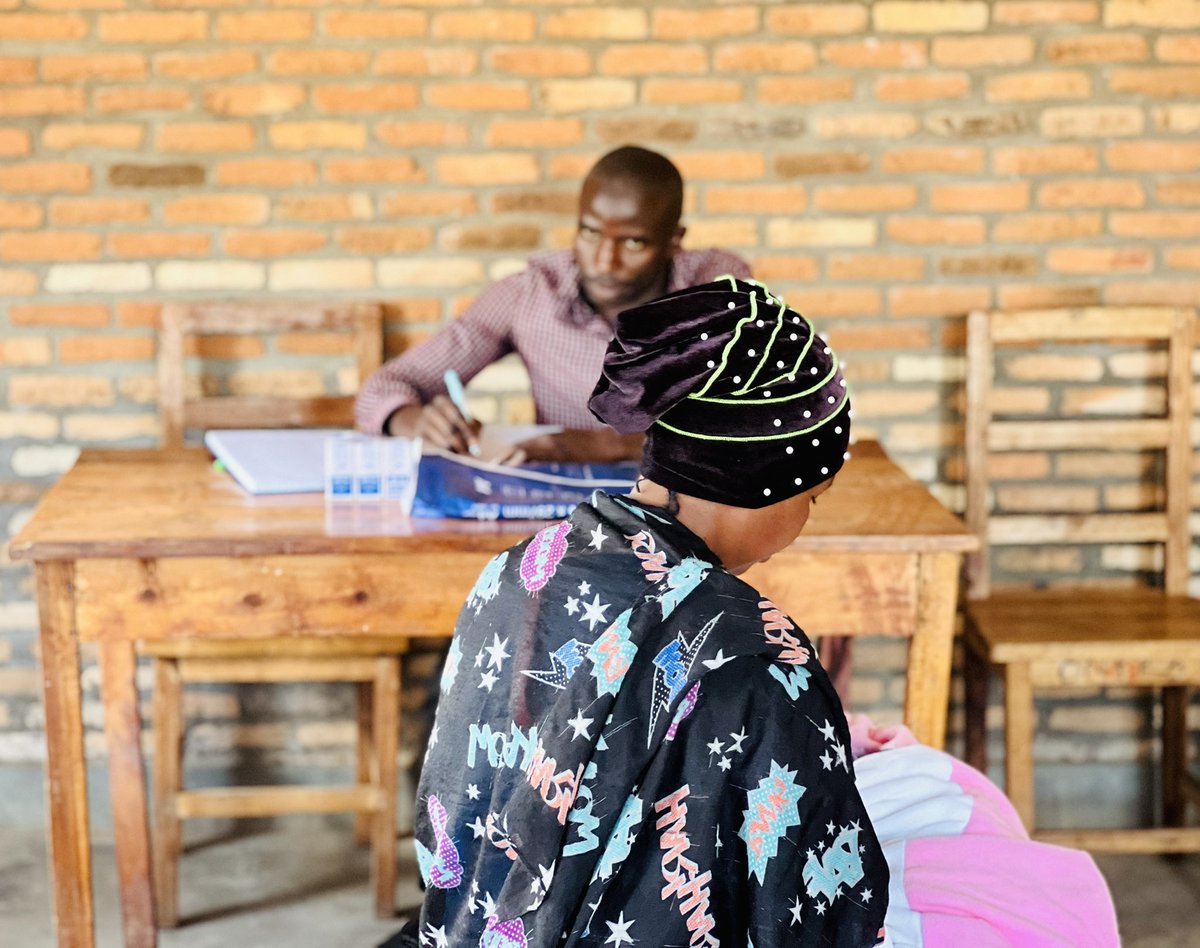 Sad_ngo's tweet image. L’enregistrement à la naissance est un droit!

Grâce à l’appui de l’@UNICEF_Burundi et en collaboration avec les adminitrations locales,la S.A.D contribue à l’enregistrement des naissances des enfants des camps de réfugiés de Bwagiriza, Nyankanda et Kavumu.

#Childprotectionfirst