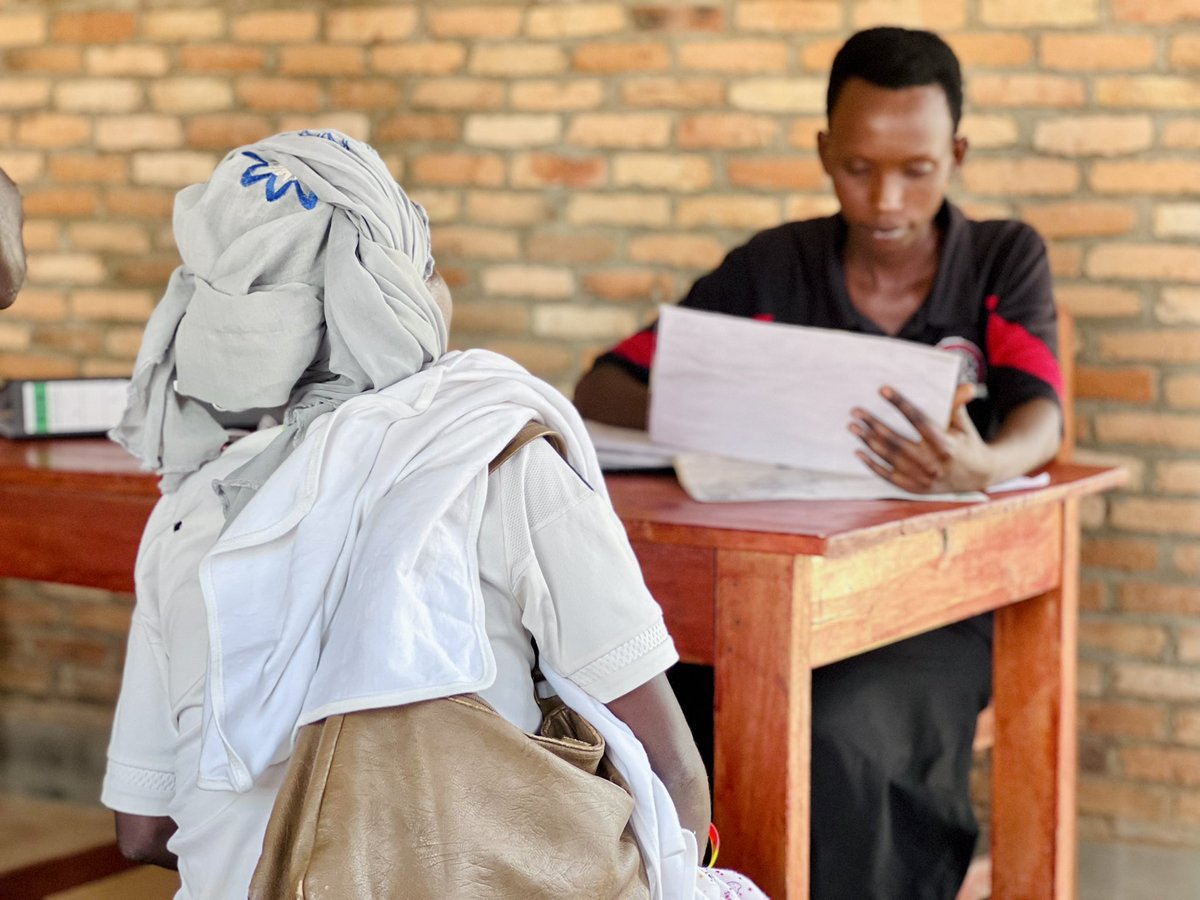 Sad_ngo's tweet image. L’enregistrement à la naissance est un droit!

Grâce à l’appui de l’@UNICEF_Burundi et en collaboration avec les adminitrations locales,la S.A.D contribue à l’enregistrement des naissances des enfants des camps de réfugiés de Bwagiriza, Nyankanda et Kavumu.

#Childprotectionfirst