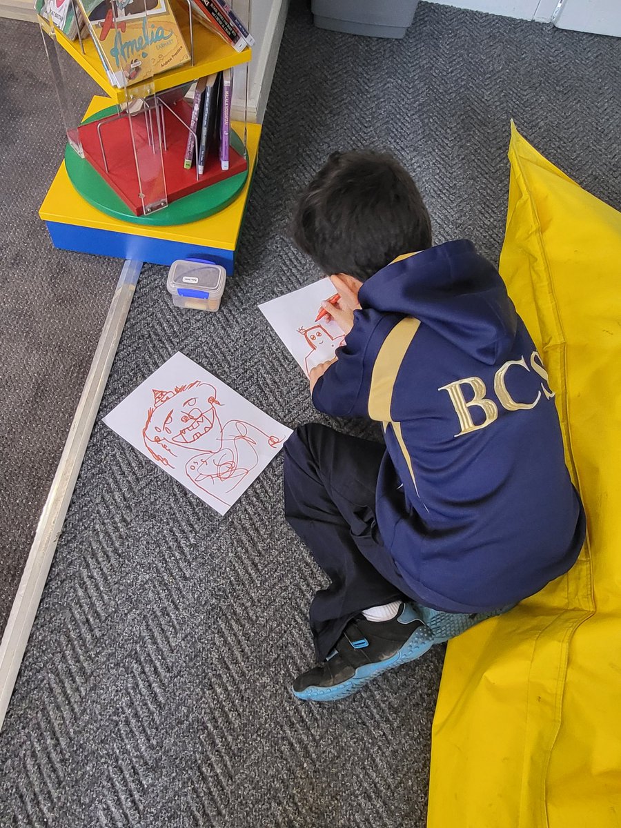 bcslibrary_'s tweet photo. There was a lovely atmosphere @bcslibrary_ this break time #reading #relaxing #drawing https://t.co/eqivgdK9GJ