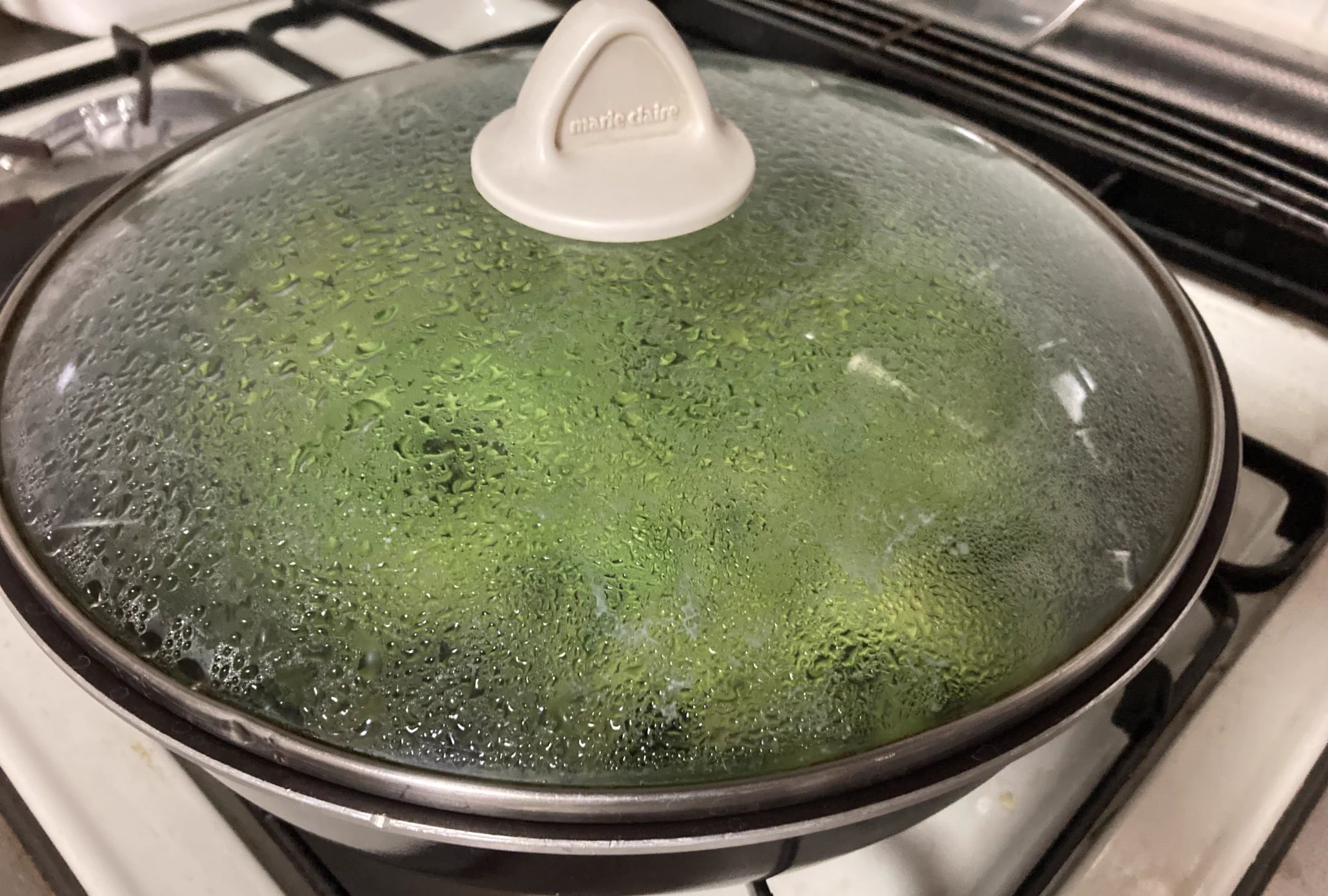 茹でるのも美味しいけれど焼いて食べるのも美味しそう！焼き枝豆の作り方！