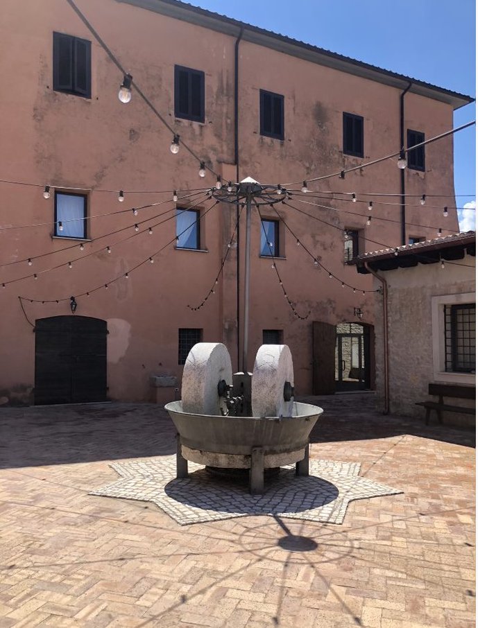 Do you want to try some wines from Italy? If so, try Tenuta Colfiorito!🇮🇹🍷

Tenuta Colfiorito is a top-quality Italian winemaker and Gardabani Wines has a fantastic selection of their wines to offer you!🍷🇮🇹🍾

bit.ly/3mHpAdo