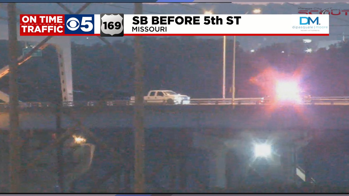KCTV5Traffic's tweet photo. MO crash reported on 169 Hwy SB before 5th St. Flashing lights on scene now. @KCTV5 https://t.co/t2xyYrxqKN