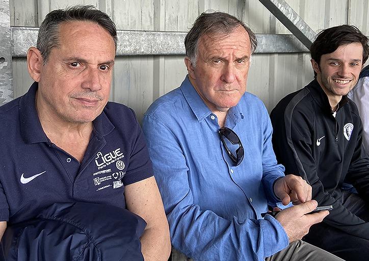 LPIFF75's tweet photo. [FOOT FÉMININ] #JamelSandjak #PierreFerracci les présidents @LPIFF75 et @ParisFC club partenaire du @CAParis14 sont venus dimanche soutenir et vivre la montée en @D2FeminineFFF du club présidé par @AntoinePrecheur #PorteBonheur 🔥 https://t.co/VSvKjrp5id