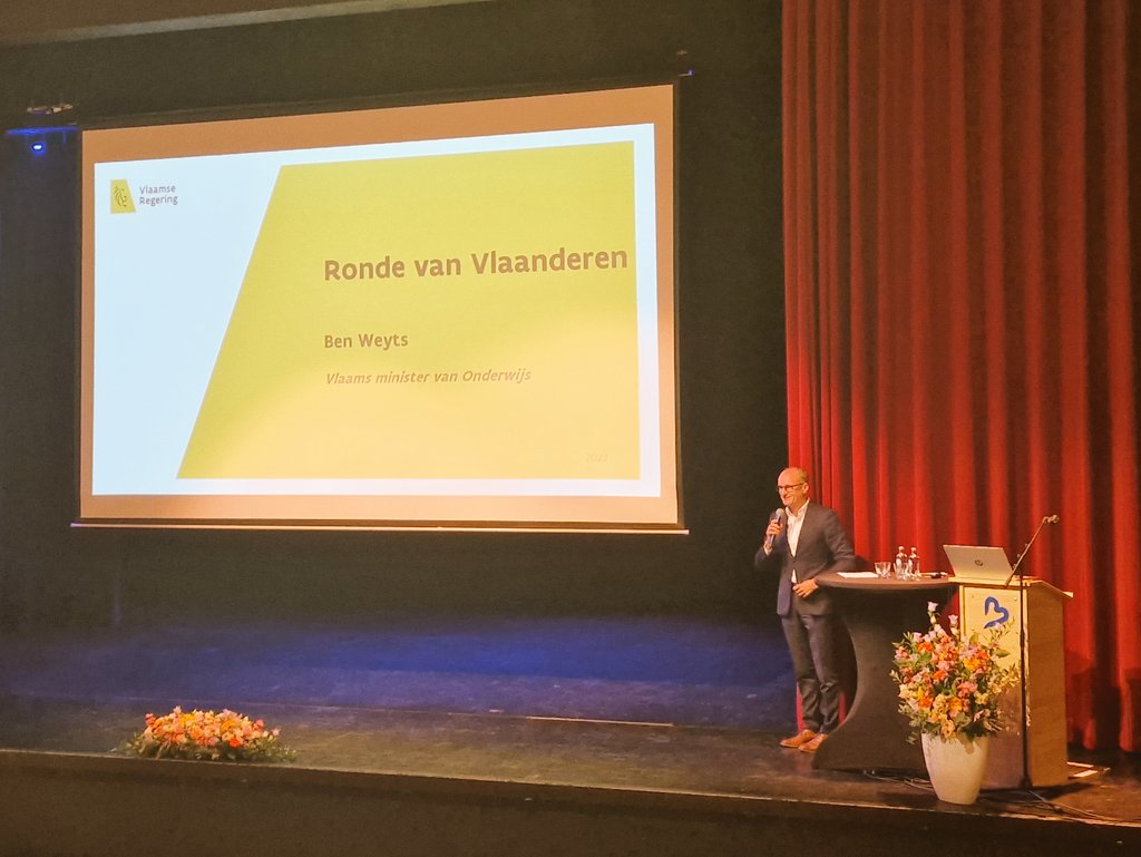 SJDeputter's tweet image. Vandaag laatste etappe van #derondevoordirecties 2022.Fijn om de directies te ontmoeten.Boeiende gesprekken, complimenten op de communicatieaanpak van beleidsdomein @onderwijs_Vl Mooi initiatief om regelgeving toe te lichten,en netwerken toe te laten.Pittig werk,maar zo genieten!