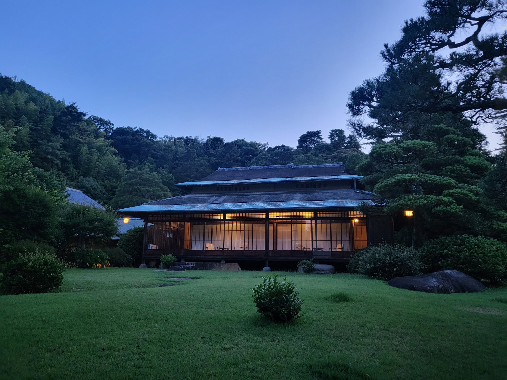 三養荘 こんばんは 19時過ぎとは思えない明るさ 夏ですね 風景写真 登録有形文化財 日本庭園 T Co Fjushtygcm Twitter 三養荘 こんばんは 19時過ぎとは思えない明るさ 夏ですね 風景写真 登録有形文化財 日本庭園 T Co Fjushtygcm Twitter