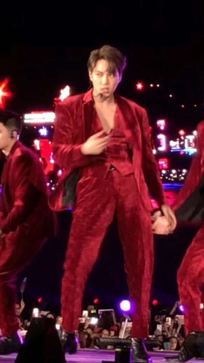 hourly jongin tweet media