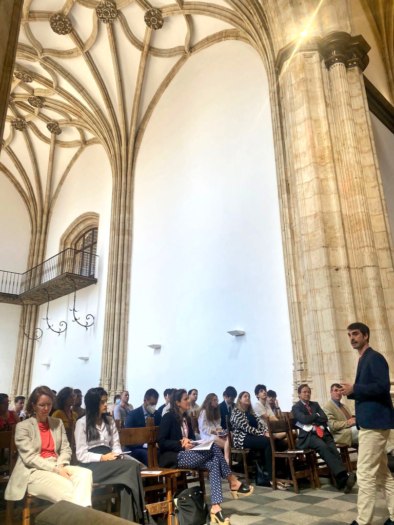 profuture_usal's tweet image. Arranca la segunda fase de nuestro congreso #Profuture  con la ponencia de @kanciller en un marco incomparable.