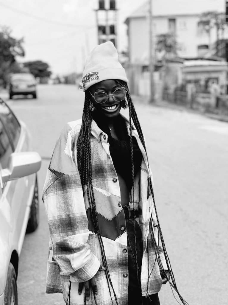LynaVerse's tweet photo. There is something about me I still haven't figured, I mean why person go fine like this 😂😂😂 #lynaunick #makemetrend https://t.co/24du1vjAGp