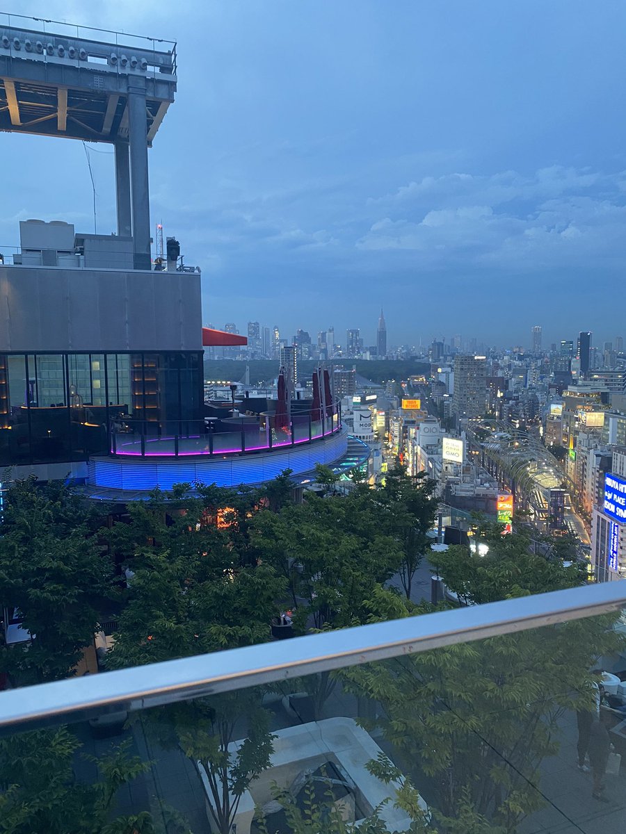 トークのプロはさすがだな〜私もトーク力養いたいなぁ💭と、この日は勉強になりました(昨日の現場より)詳細はまた後日お知らせします😙