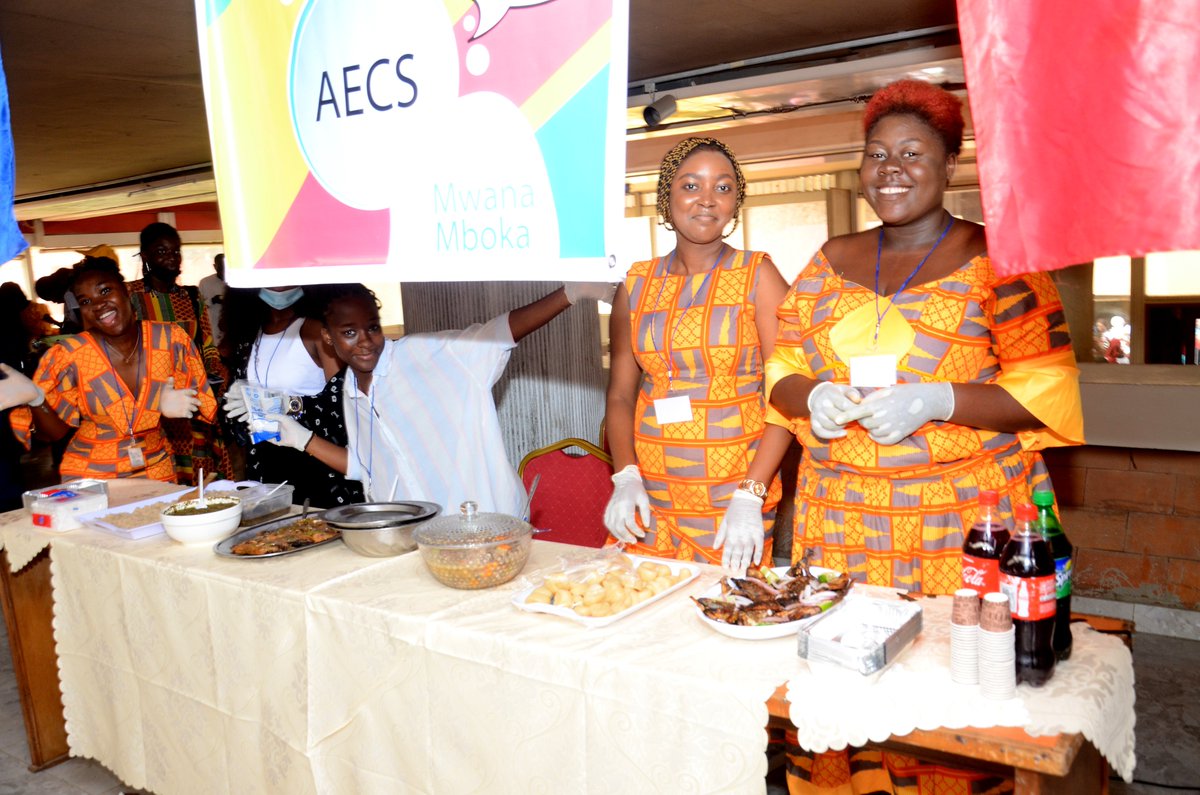 SupdeCoDakar's tweet photo. #firstpart [Journée Africaine 2022]

C’est dans une ambiance conviviale et riche en spectacle que s’est tenue la 25ème édition de la journée africaine du groupe Supdeco. 

#supdecodakar #journeeafricaine #businessschool #ecoledecommerce  #logistique #droit #management #finance https://t.co/Exp20Ib1Sq