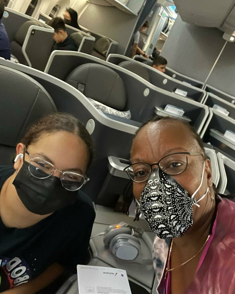 Someone is enjoying business class travel. First stop London #teensinbusinessclass #businessclasstravel #momanddaughter instagr.am/p/CfWFc39upLt/