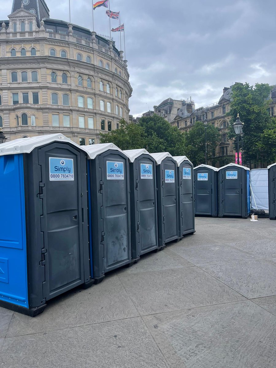 SimplyHireLtd's tweet photo. We spent last weekend in Trafalgar Square, providing portable toilets at @WestEndLive.
 
The two day event was so much fun, and our team worked incredibly hard to provide an excellent service. ⭐️
  
Did you catch us in action?

#PortableToilets #WasteTankers #WasteManagement https://t.co/2eLt7PezZL