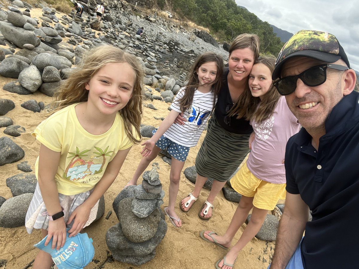 charlesdavis75's tweet photo. This small cairns was constructed by #TeamDavis Great heart shaped rock find by Chloe #BalancingRocks https://t.co/11cC13dLNw