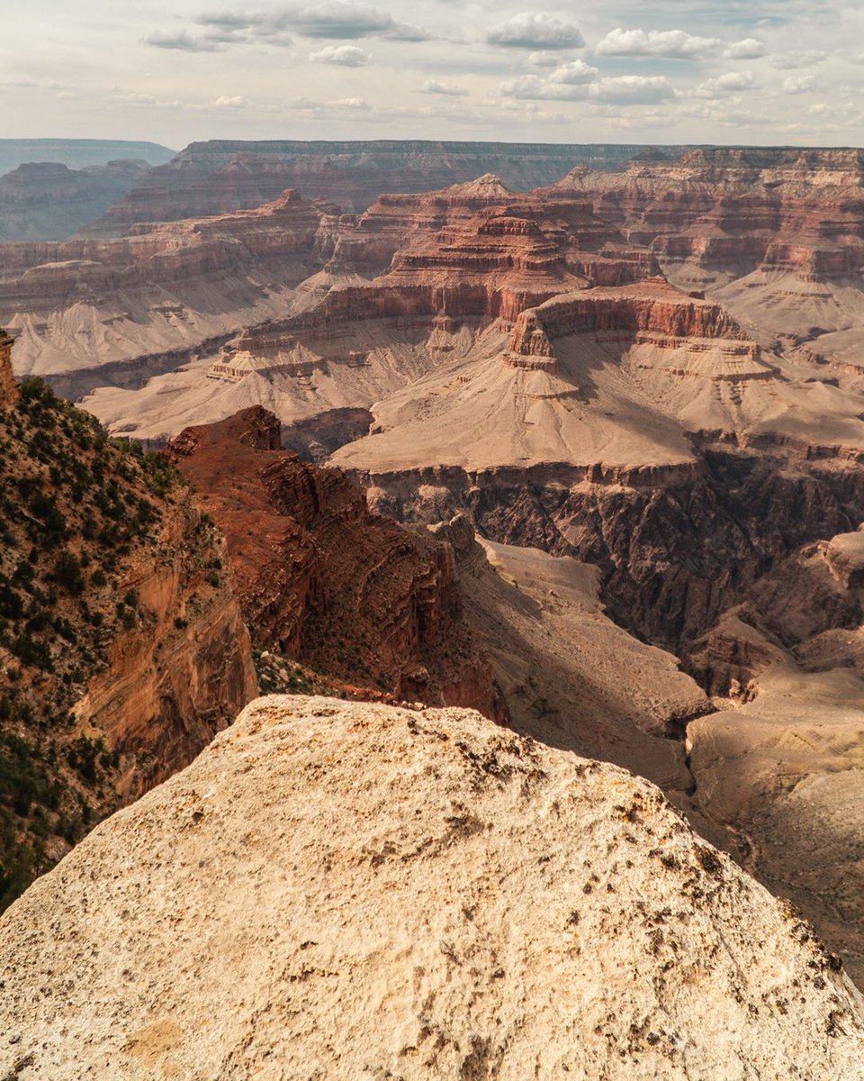 JustinMcEachron's tweet photo. South Rim of the Grand Canyon. #grandcanyon #southrimtrail #watchyourstep https://t.co/ER3sBKpdmd