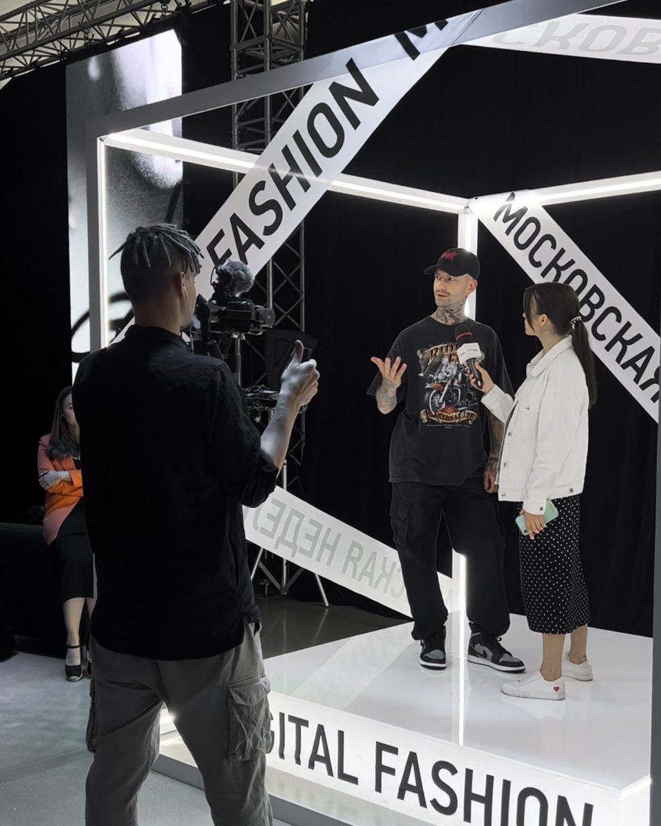 byboshee's tweet photo. Moscow Fashion Week #moscowfw https://t.co/QcrQWIfwJj