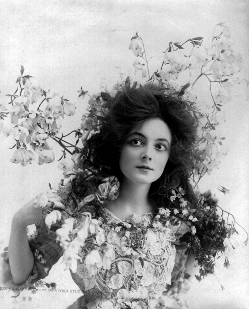 MadameGilflurt's tweet photo. Miss Marie Doro gets floral! By Burr McIntosh-1902 https://t.co/ksLZS6LZhB