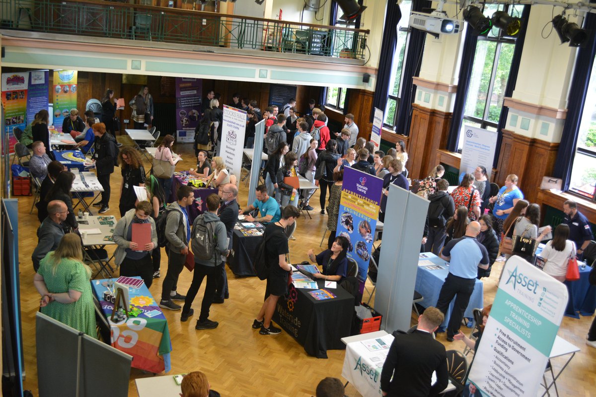 Cowleian's tweet photo. Another busy day for our Year 12 students as today is Day 2 of #ProgressionWeek with 25 apprenticeship providers &amp; employers here to speak with our students.

It has been a successful event so far, with students securing themselves work for the summer holidays! https://t.co/oHgXbCNiXq