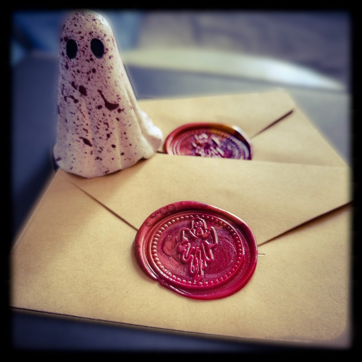 Our special wax seal has been made especially for us! 👻

Featuring our signature ghost logo, you can be sure that your Kent Coast Ghost Post is from directly from us whenever you see our seal 😊🖤

kentcoastghost.com

#MHHSBD #ghostclub #elevenseshour #MadeinGB #BizBubble