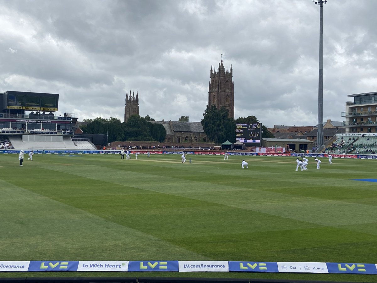 Thank you <a href="/SomersetCCC/">Somerset Cricket 🏆</a> for hosting the @lv_cricket inaugural #womeninsport conference. Great perspective on the development in Women’s sport with interesting links to commercialisation and sponsorship. Great cup cakes too 🧁