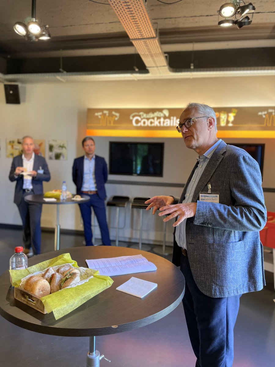 Vandaag zijn we in good #spirits met een bezoek aan distilleerderij P. Bruggeman, in het gezelschap van <a href="/vincent_v_p/">Vincent Van Peteghem</a>