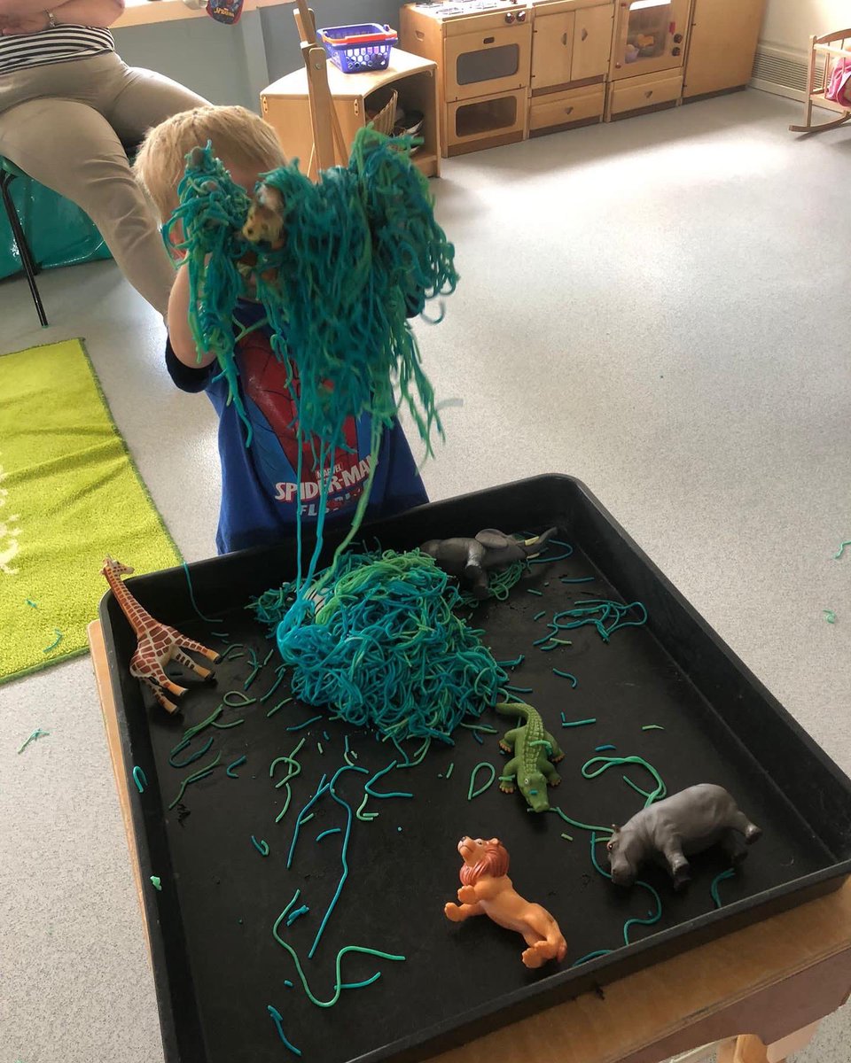 Some pictures of our Clifton Close Strood group this Monday (27.06.22) 
These are free drop in sessions for all families in Medway with at least 1 child under the age of 5yrs. 
If you require anymore information, please contact your Strood coord Camilla in the office 01634570717