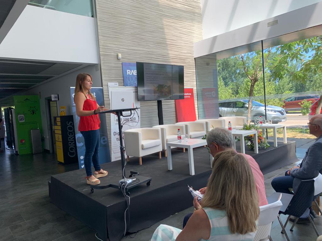 🗣’Nuevas tecnologías para el control de calidad’ <a href="/IrinaTorres13/">Irina Torres</a> G.I Ingeniería de Sistemas de Producción Agroganadera AGR-128

Jornadas Retos, Innovación y Soluciones Tecnológicas en el sector Agroindustrial <a href="/Rabanales21/">Parque Tecnológico de Córdoba</a> #Córdobaesp