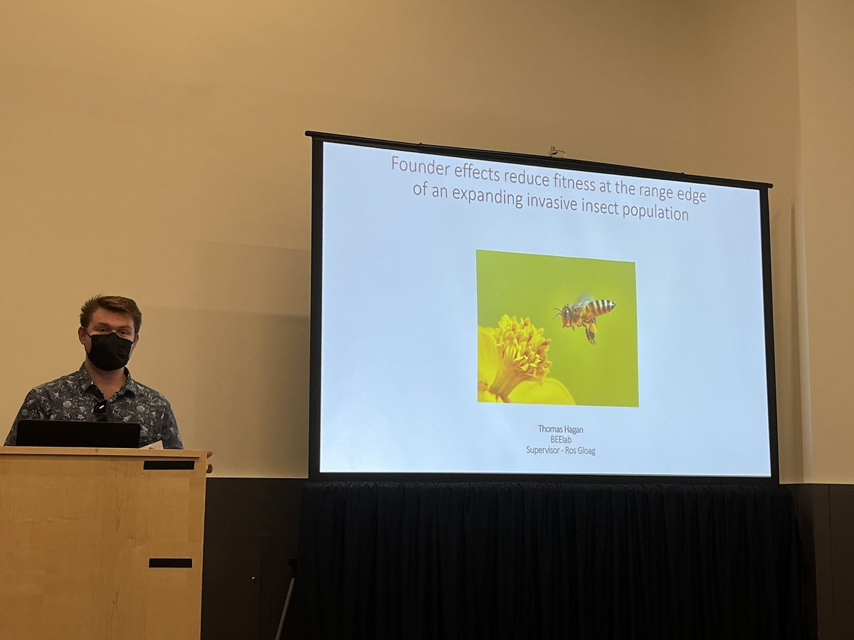 Evo_Tom_Hagan's tweet photo. Very happy to have presented my thesis work at #Evol2022 yesterday! In summary, invasion dynamics and speed can be constrained by loci under balancing selection, so be careful where you look! Anyone going to #IUSSI2022 will also see this work, so get keen! https://t.co/iHK9w2HZQk