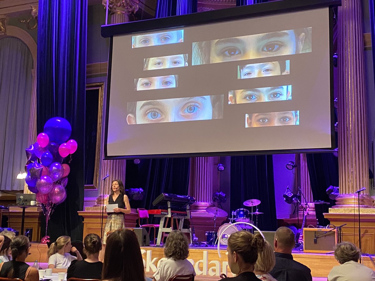 Nu kör vi igång #skolledare21 Årets tema är Likvärdigheten och ledarskapet. Först ut är <a href="/EmmaLeijnse/">Emma Leijnse</a> ”I en annan klass”