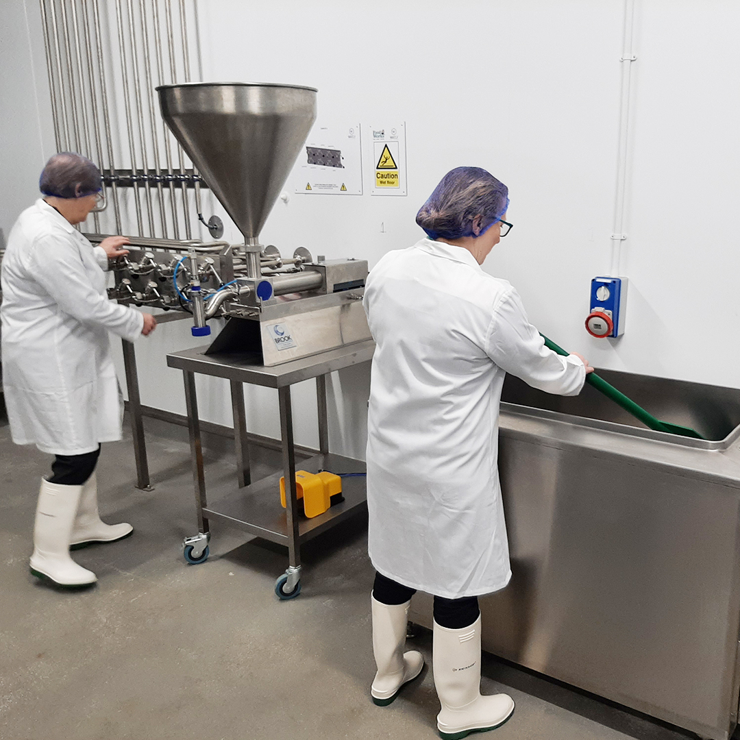 Do you work with dairy or vegan products? Are you wanting a space to work with your products and expand your abilities?

Our development kitchens have been built to food-grade standards and ready for you to use!

foodworks-sw.co.uk/development-ki…

#foodinnovation #westonsupermare