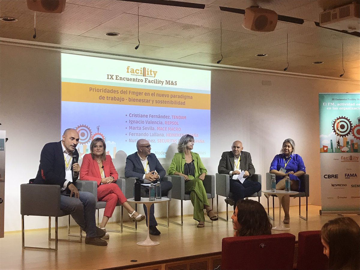 Facilityms's tweet photo. Mesa redonda: Prioridades del FMger en el nuevo paradigma del trabajo #IXEncuentrofacilityMS #facilitymanager #bienestar #sostenibilidad #tendam #repsol #macemacro #heineken #securitas #Althea https://t.co/feInzLEHYp