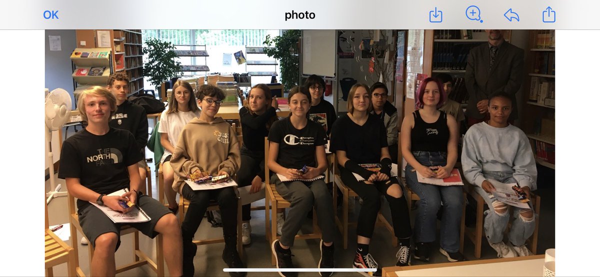 Cérémonie très conviviale aujourd’hui pour remettre le prix des meilleurs lecteurs du Club lecture! Bravo à nos 3 gagnants et à tous les élèves du club qui font vivre le plaisir de lire au côté de leur professeur de français ! 📚