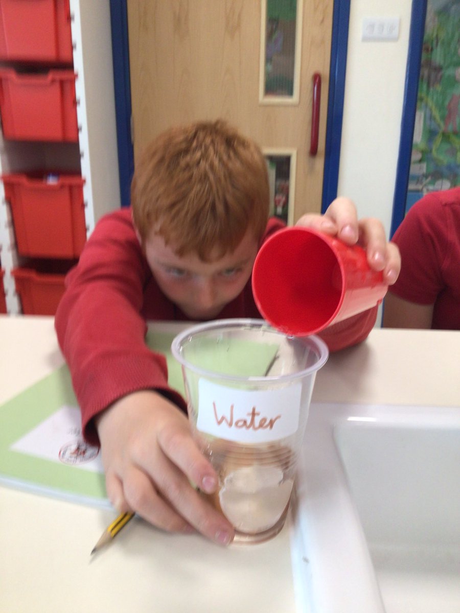 HGPAMrDawson's tweet photo. 4VD have been investigating how sugary drinks affect our teeth 😁🦷 #harrowgateacademy #harrowgatescience https://t.co/E9MKx4Ivnj