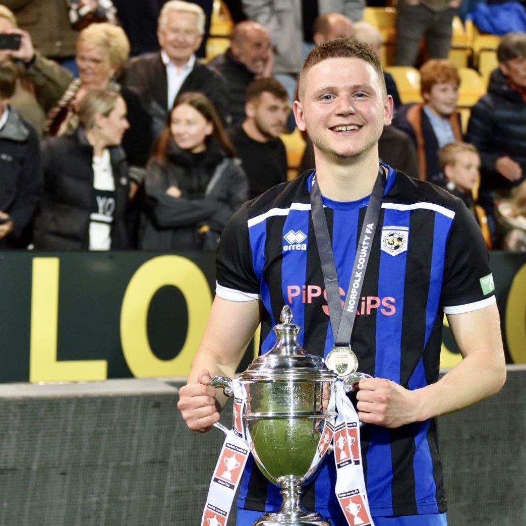 MulbartonFC's tweet photo. Please take two minutes out to watch @Smoothsmith42 talking about the loss of his Dad to suicide - we’re all incredibly proud of smithy for raising awareness about mental health. ❤️

If you need immediate help:
- Call 999
- Call 111 &amp; select option 2
- Text SHOUT to 85258

💙🖤 https://t.co/jUNh6ZD4jR
