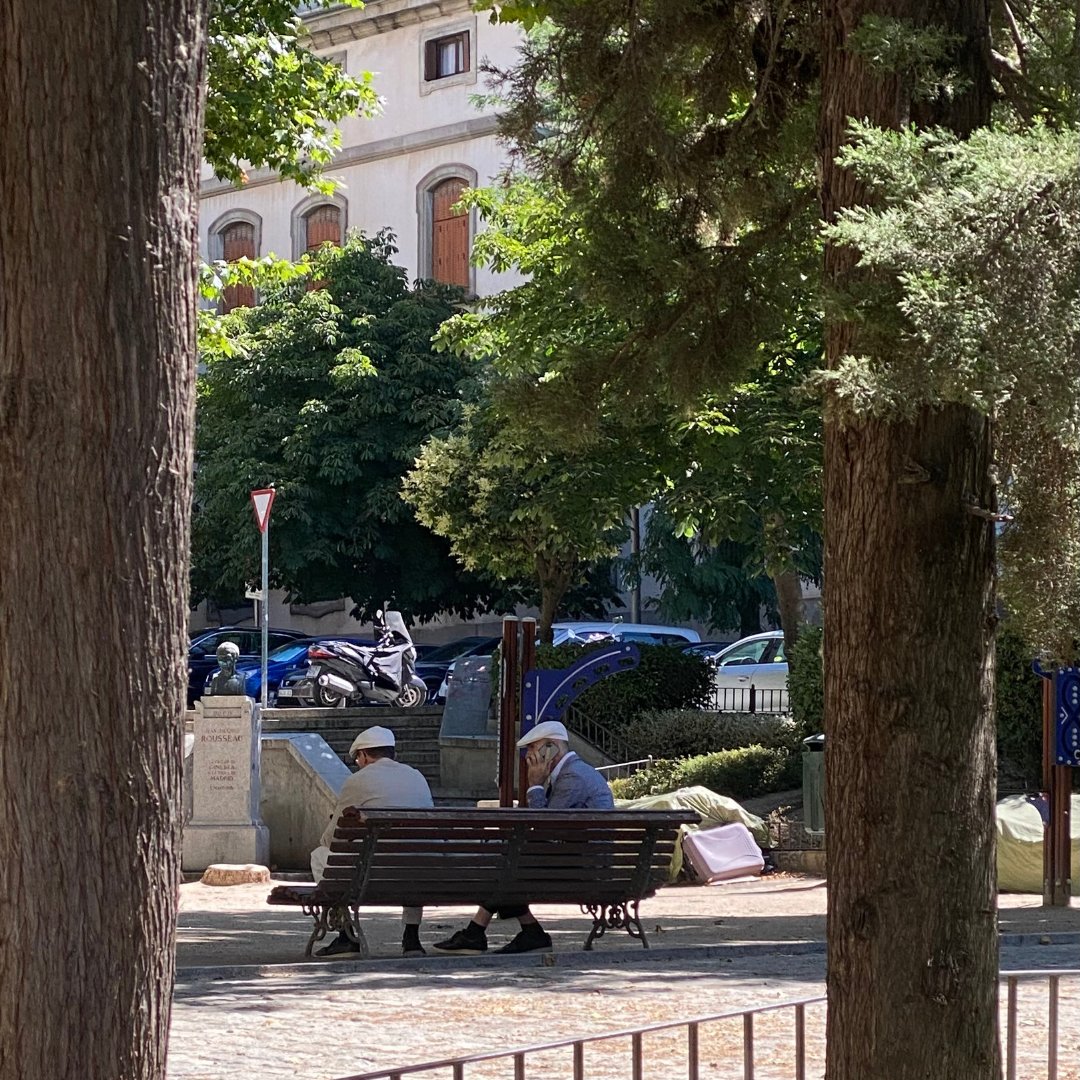 lilymayers's tweet photo. This is the kind of wonderful Madrileño style we're talking about in Episode 3
Stalker photos by me 📸
#spainstyle #madridstreetstyle #madrid https://t.co/cFkj1fNky1