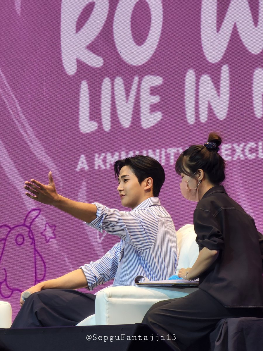 SepguFantajji13's tweet photo. 📸 220626 Rowoon Live in Manila

#RowoonLiveinManila #GlobeRowoon #RowoonFanmeet #rowoonsf9 #Rowoon 
#로운 #SF9 #에스에프나인 @sf9official https://t.co/DKWV4NdqES