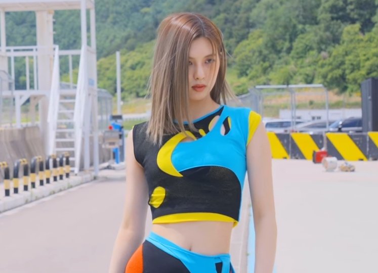 FWVfcL1agAA3943?format=jpg&name=900x900