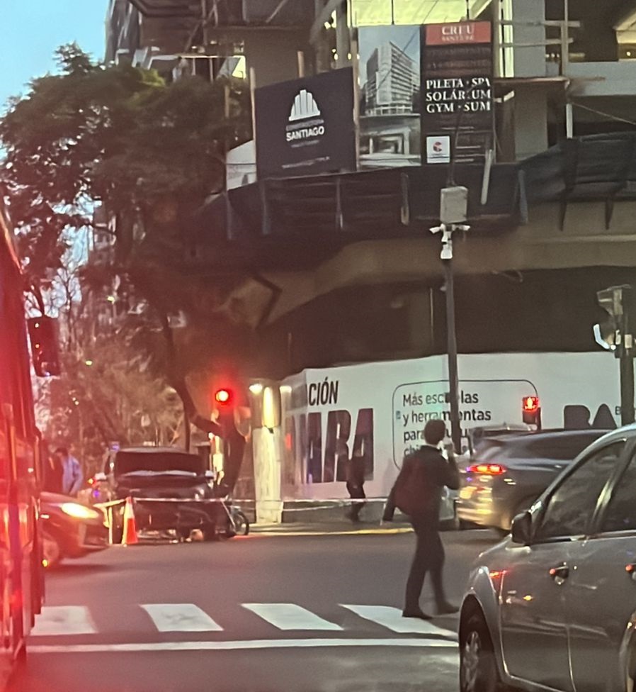 AlertasTransito's tweet photo. ⚠#Choque #AvSantaFe y #Gallo. Santa Fe cortada mano a Plaza Italia, Gallo cortada hacia Santa Fe
https://t.co/oUnxk6vCXa https://t.co/gGa9RYYVNe