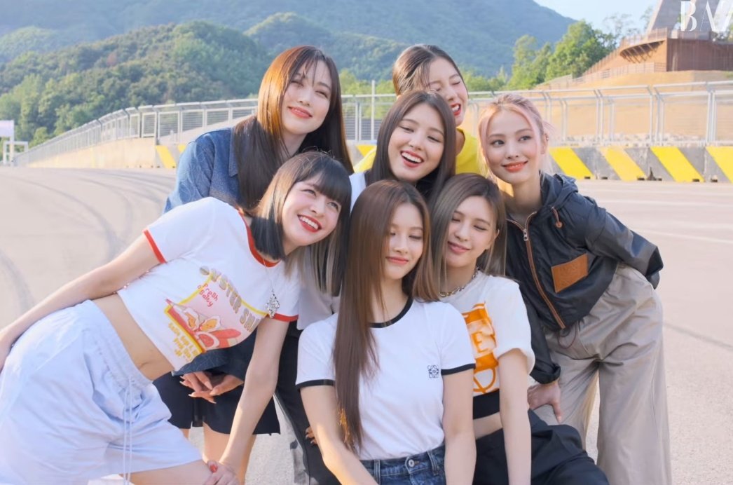 FWVhiW_acAEa8hz?format=jpg&name=medium