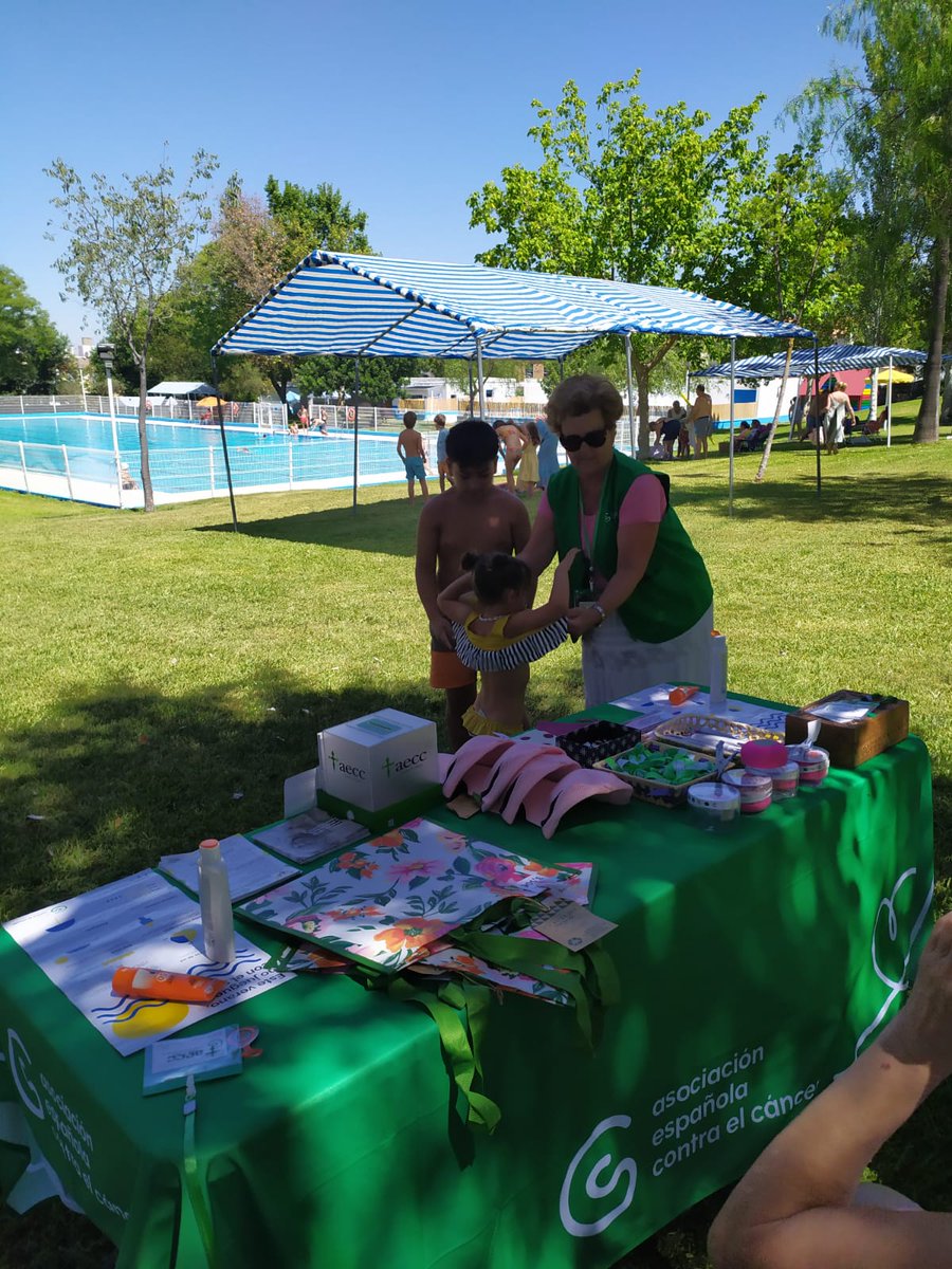 Difusión de la Campaña de Sol de #ElCoronil. Gracias a los voluntarios de la junta local de la localidad de la Asociación Española Contra el Cáncer
#voluntarios #voluntariado #prevención #cáncer