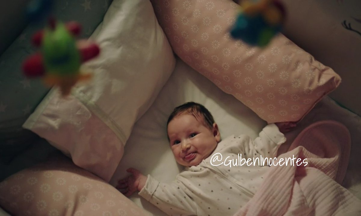 SuhanK0rludag's tweet photo. #Inocentes27Jun Vamos a la cama. Qué pasa?. No! mi hermana no tiene celos de ti. Cariñin, qué? qué pasa? tienes mojado el pañal?. A ver como está mi niña?. Esat está muy caliente, tu crees que tiene fiebre? https://t.co/zesB8rL5J9