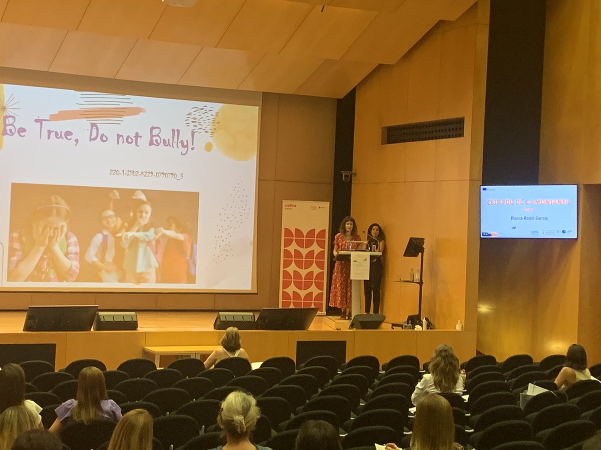 Empartur's tweet image. II Jornades Intercanvi d’experiències Erasmus+ i eTwinning. Experiències engrescadores dels centres de la zona del #CEFIREGandia @GVA_Cefire @CEFIREambitPLG #ErasmusPlus @IESAusiasGandia  @poudenia