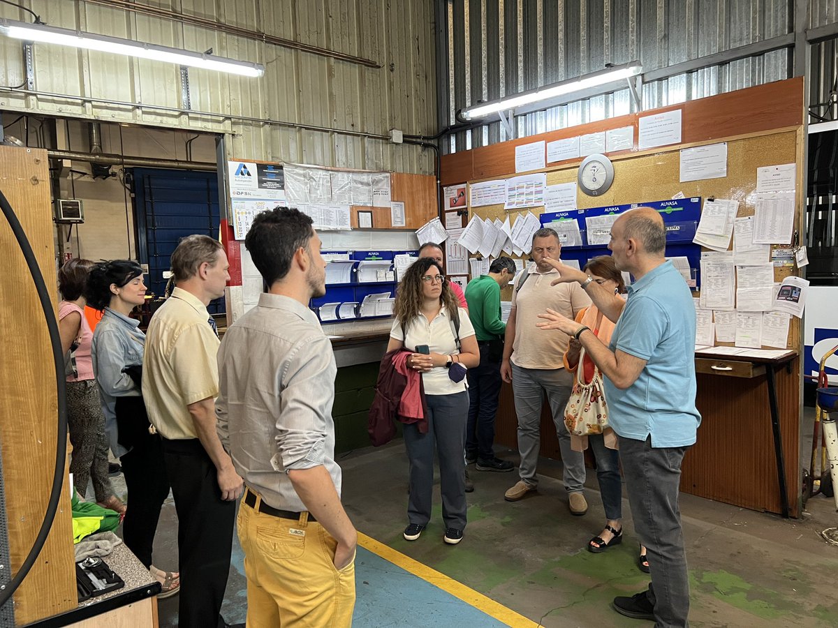 ideva_agencia's tweet photo. Gran interés de los representantes de las ciudades de Fyli 🇬🇷, Cantemir 🇲🇩 y @Ayto_Soria 🇪🇸 que estos días nos visitan para conocer la experiencia de Valladolid en la gestión de programas europeos dentro de #H2020PROSPECT+ 🇪🇺 https://t.co/1J5vpiApxY