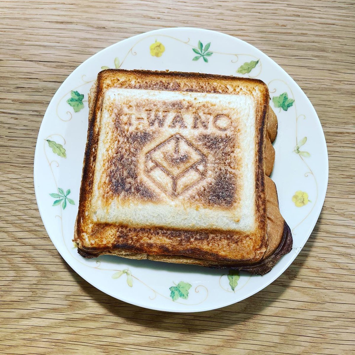 sunf39's tweet photo. 発信１１２日目

今日の朝食に練習がてら
ホットサンドメーカー使いました🍳🍞
めっちゃ簡単✨

#キャンプ 
#キャンプ初心者
#ホットサンドメーカー
#iwano
#キャンプ初心者さんと繋がりたい 
#ブログ初心者 https://t.co/uha6mgyCMo
